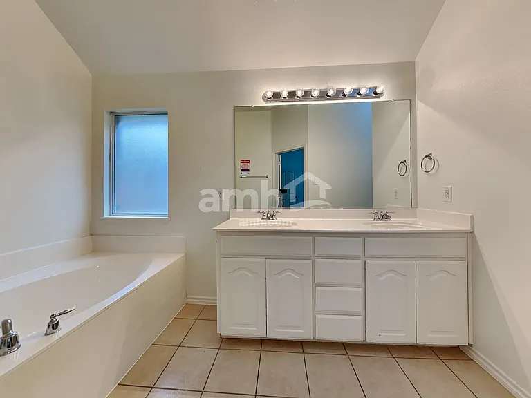 5745 Ozark Dr — Photo 10