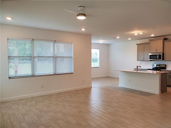3rd image of 1575 Verawood Ln