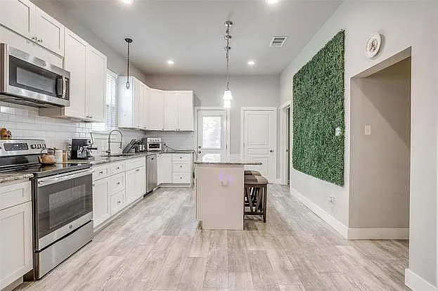2905 S Jennings Ave — Photo 16