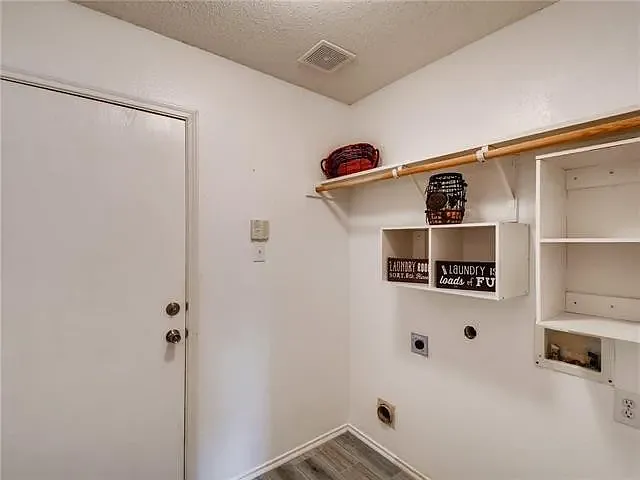 2412 Grover Cleveland Dr — Photo 14