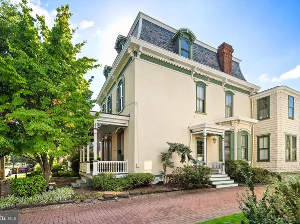 204 E Washington Ave, Newtown, PA 18940