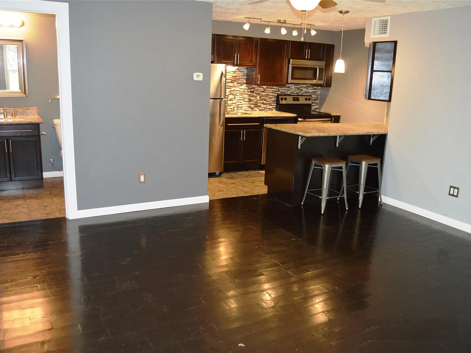 1 bed, 1.0 bath, 1348 sqft, $800 — Photo 3