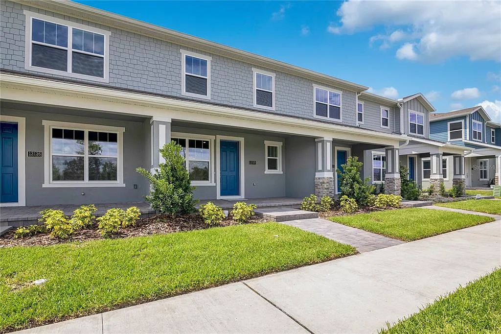3 bed, 2.5 bath, 1729 sqft, $2,700 — Photo 2