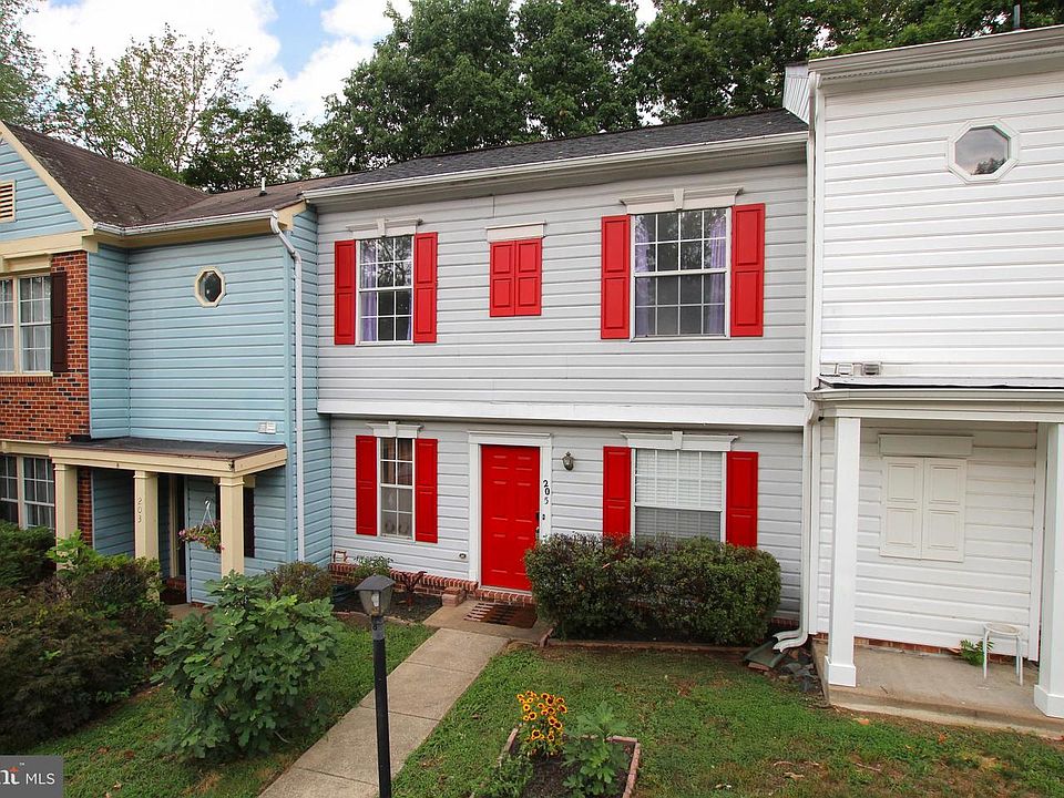 1st image of 205 Wind Ridge Dr