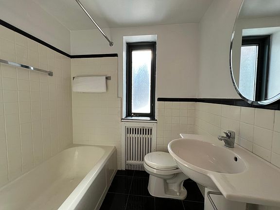 2nd image of 5052 N Marine Dr APT C2