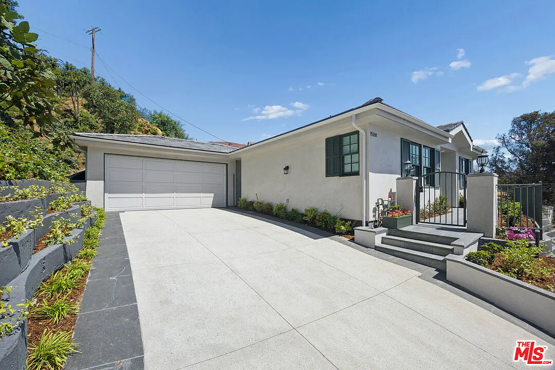 3 bed, 3.5 bath, 2773 sqft, $12,000 — Photo 3