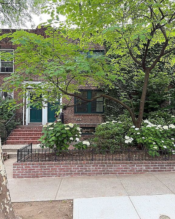 1st image of 3913 48th St