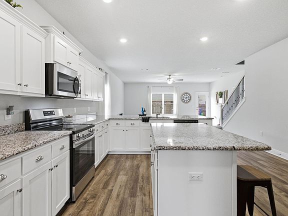 2nd image of 303 Keswick Ln