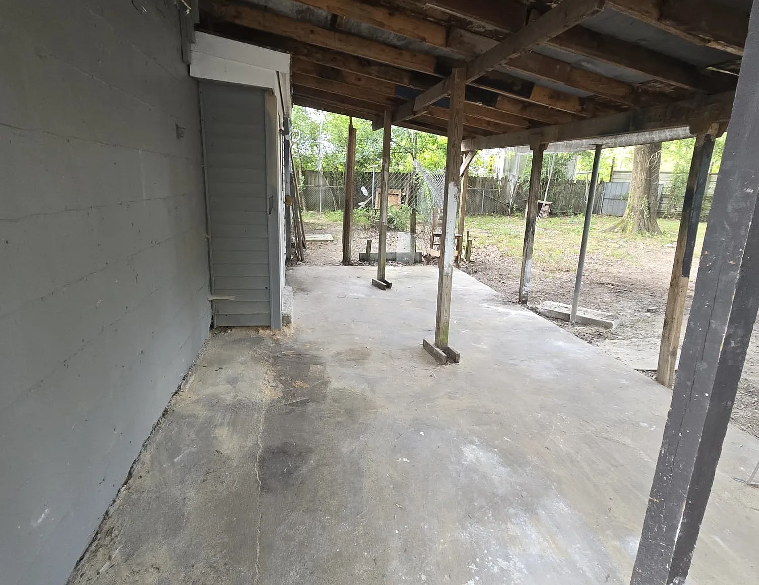 4 bed, 1298 sqft, $1,350 — Photo 2