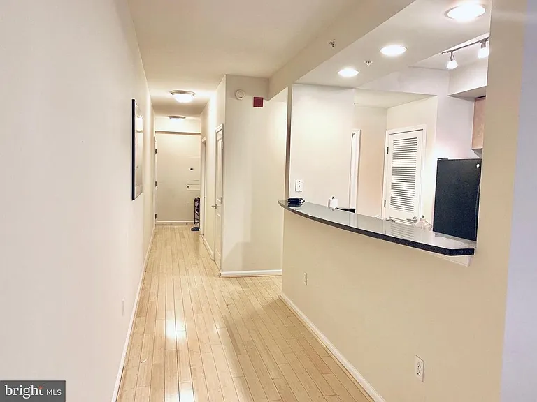 715 6th St NW #205 — Photo 7