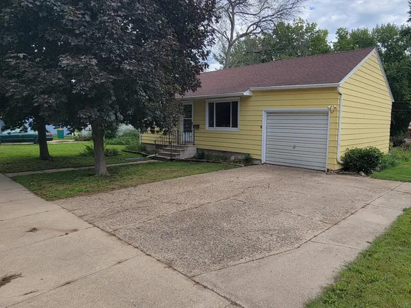 1014 Saint Peter Ave, Albert Lea, MN 56007