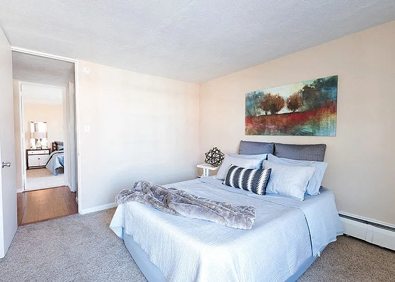 Latitude 40 — Photo 24