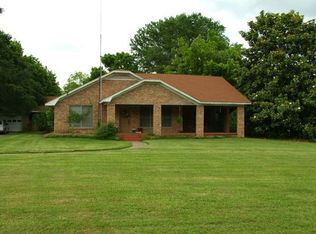 404 W Avenue A, Hooks, TX 75561