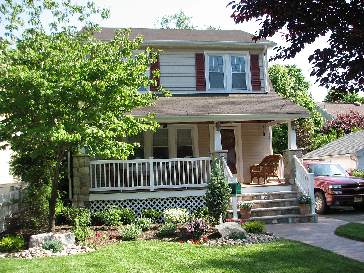 136 E Chestnut Ave photo 1