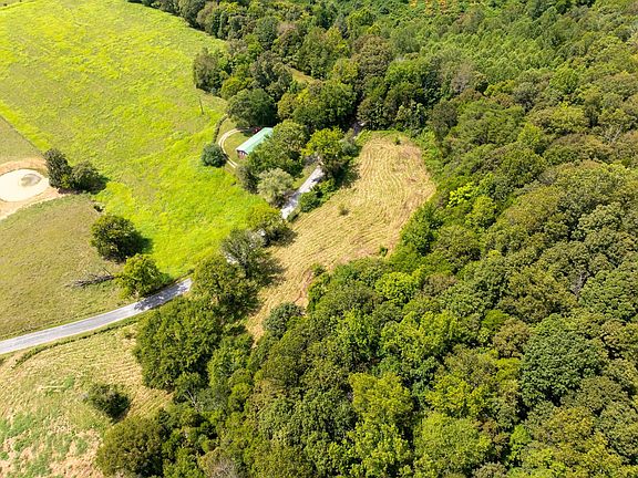 4th image of 4125 Dry Creek Rd