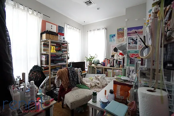 Rented by Rennit Inc. | media 40