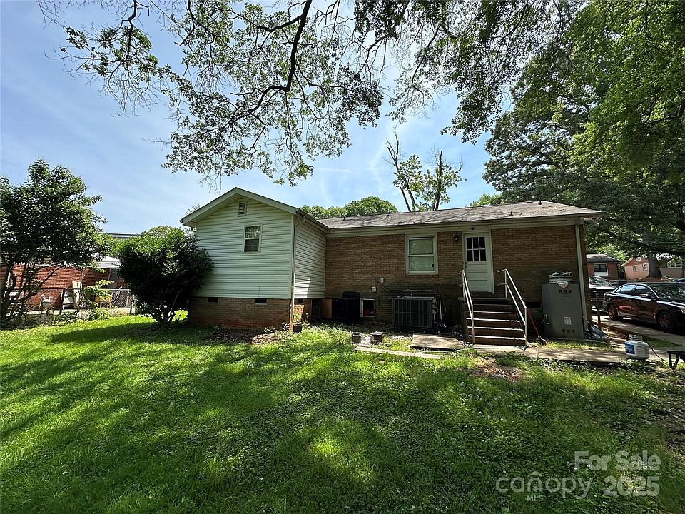 2nd image of 3720 Blandwood Dr