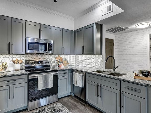 5th image of 3520 Oak Lawn Ave #1432
