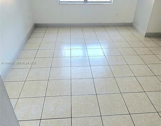 4th image of 1805 W 56th St APT 209