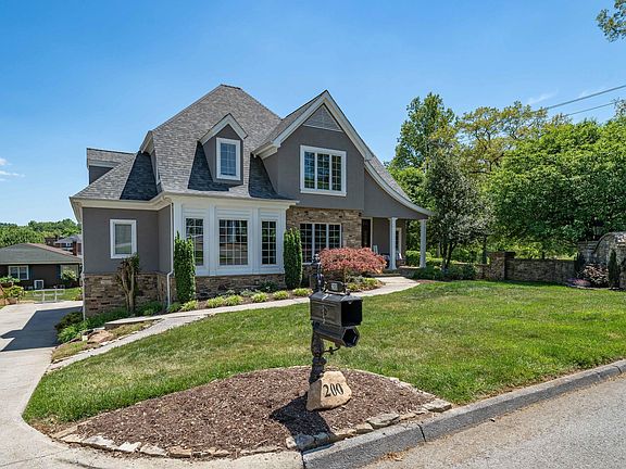 3rd image of 200 Rosehaven Ct