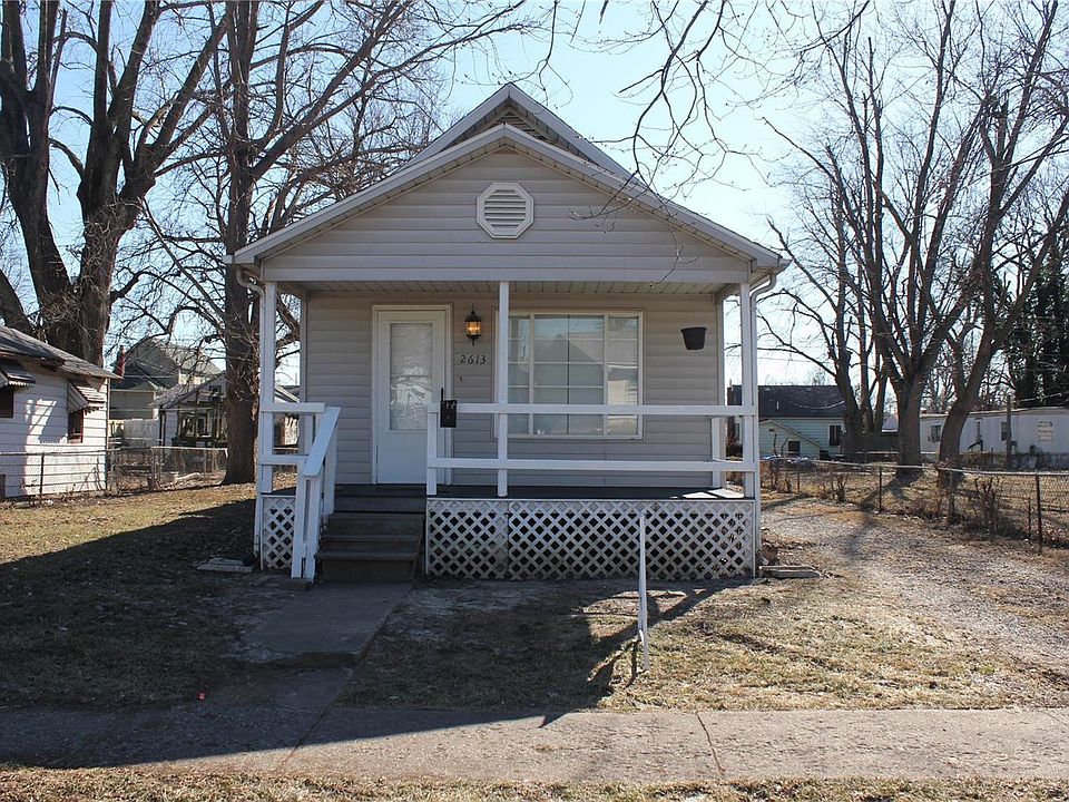 2nd image of 2613 W 22nd St