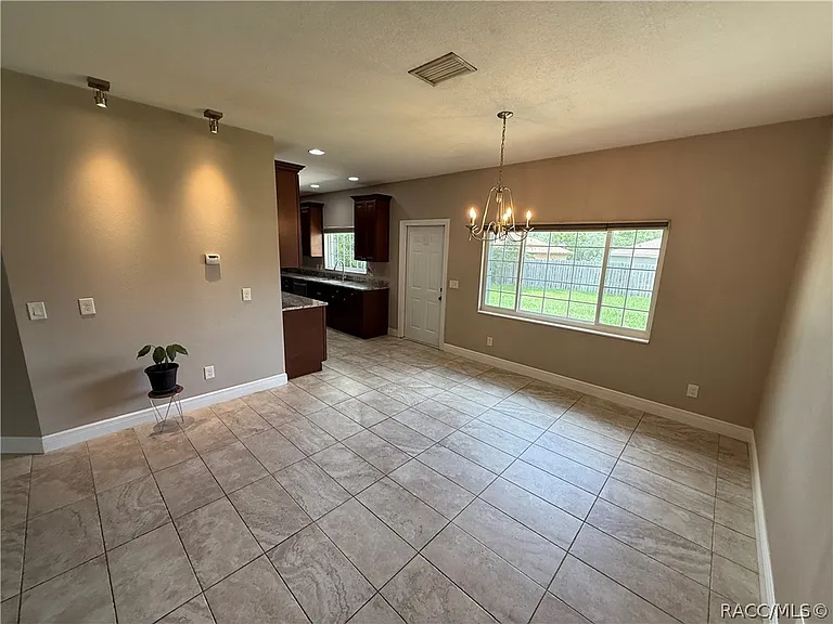 3047 W Kirkwood Pl — Photo 5