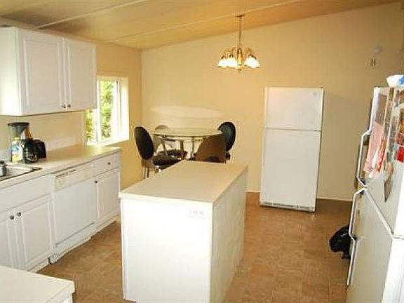 Kitchen with Nook
