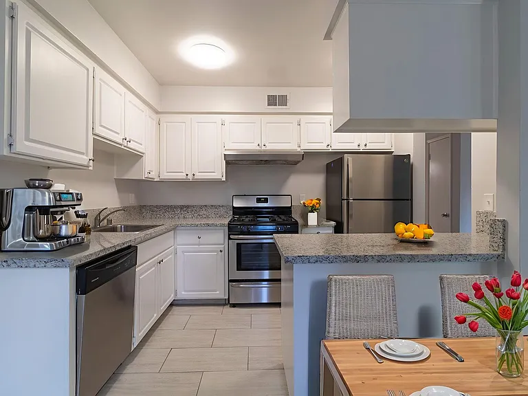 6001 Riverside Blvd — Photo 2