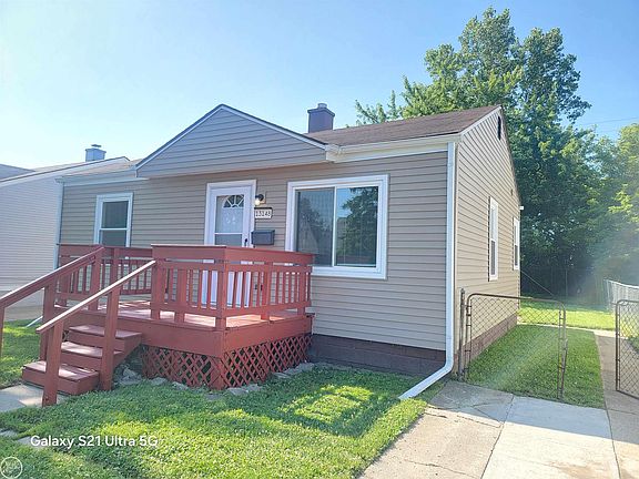 3rd image of 13148 Sherman Ave