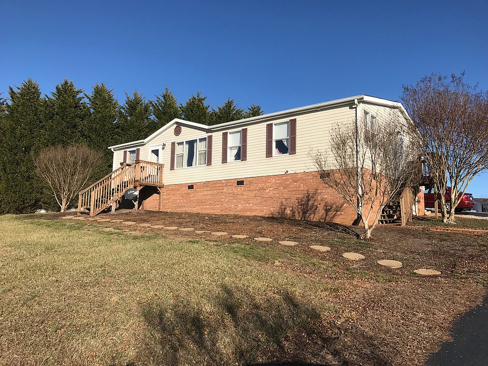 1st image of 165 Chestnut Meadows Dr