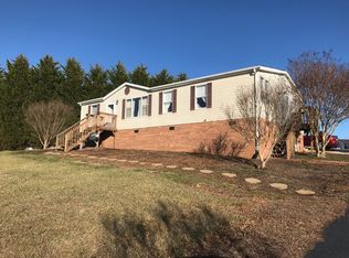 165 Chestnut Meadows Dr, Martinsville, VA 24112