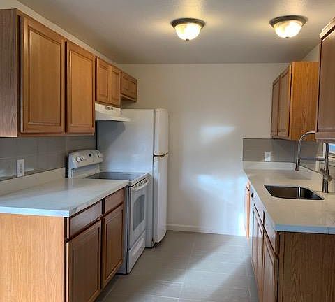 3rd image of 21608 30th Ave S #2