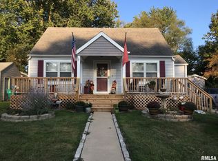 210 Court Dr, Washington, IL 61571