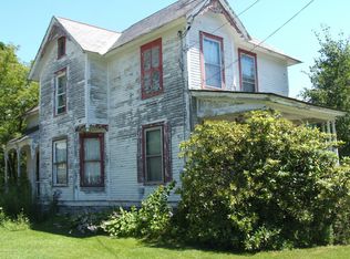 32 Mettowee St, Granville, NY 12832