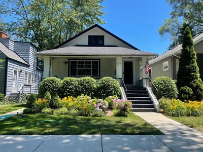 2211 Pioneer Rd, Evanston, IL, 60201