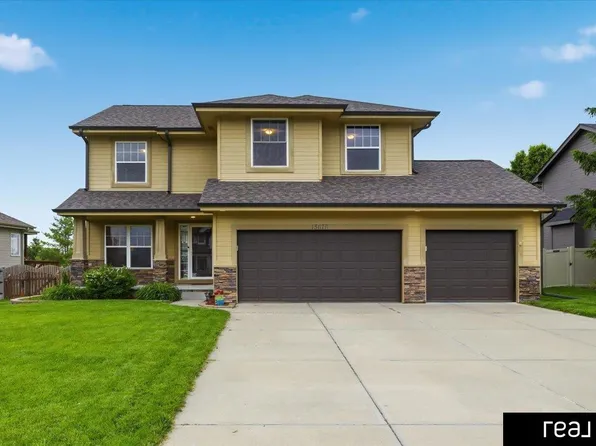 15676 King St, Bennington, NE 68007