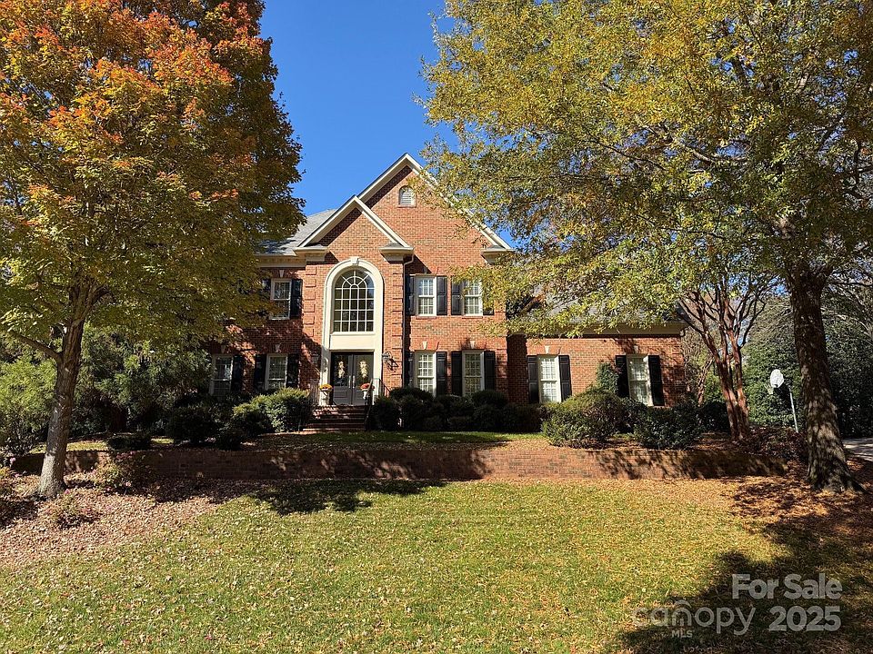 1st image of 2218 Queensland Dr