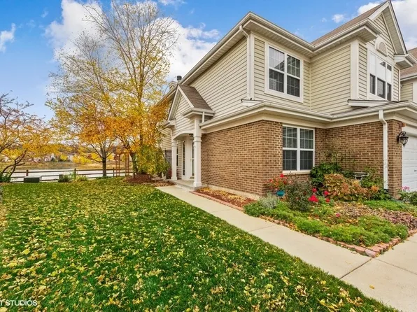 611 Blue Springs Dr, Fox Lake, IL 60020