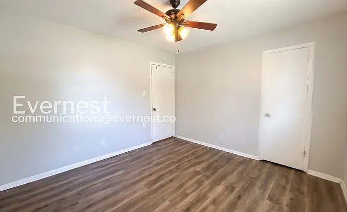 404 Dabney Dr — Photo 13