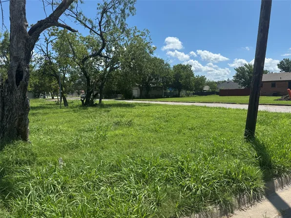 1609 Marshall St, Kaufman, TX 75142