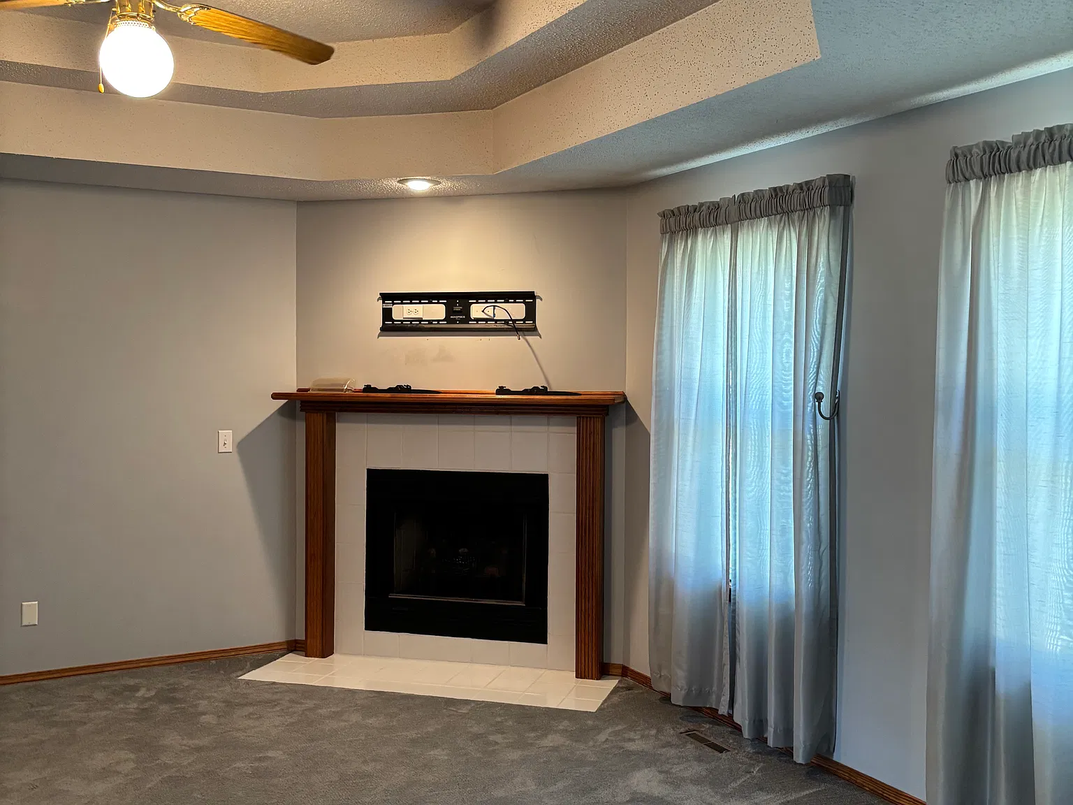 910 N Zed Tennis St — Photo 2
