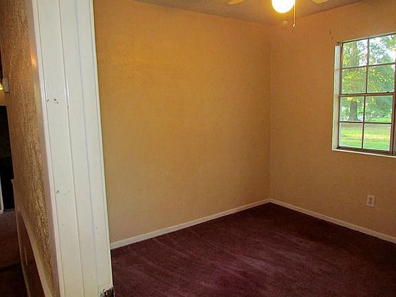 5th image of 50 Woodbranch Dr