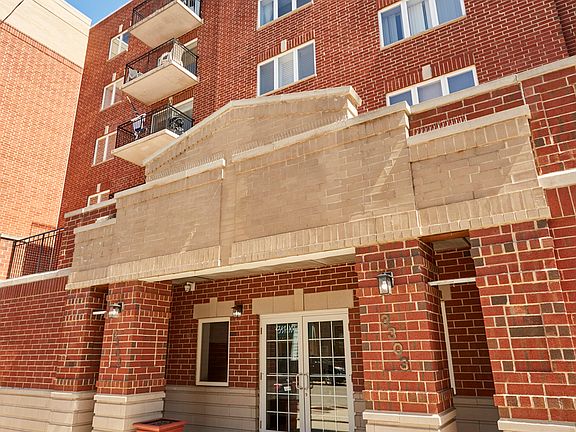 2nd image of 3303 Grove Ave Unit 202