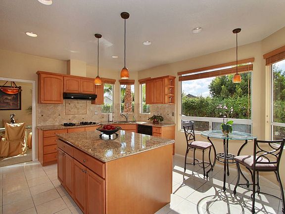 Gorgeous, upgraded kitchen!