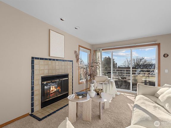 5th image of 3200 Alki Avenue SW #301
