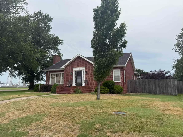 403 Mann Ave, Larned, KS 67550