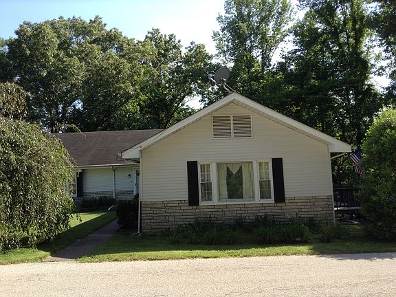 3rd image of 220 Picnic Hill