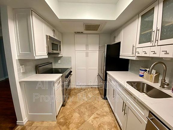 5th image of 6348 Bordeaux Ave