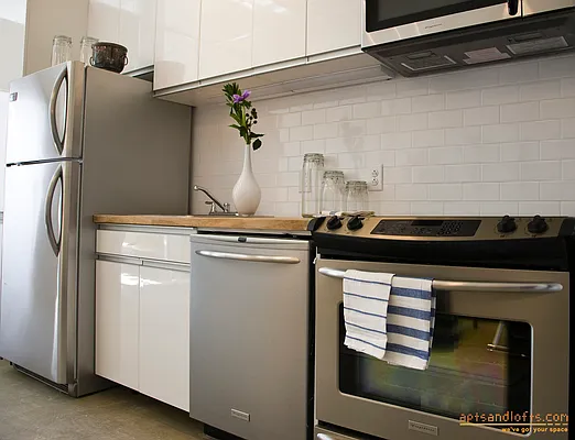 Rented by aptsandlofts.com | media 23