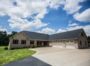364 Serenity Ln, Murray, KY 42071